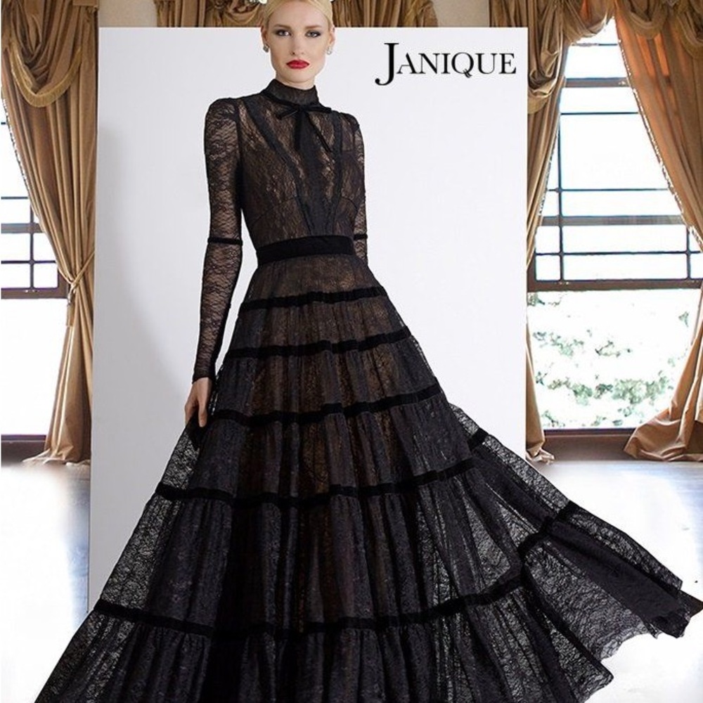 Elegant Black Lace Long Sleeve Dress